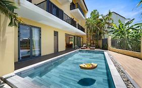 Palm Garden & Pool Villas